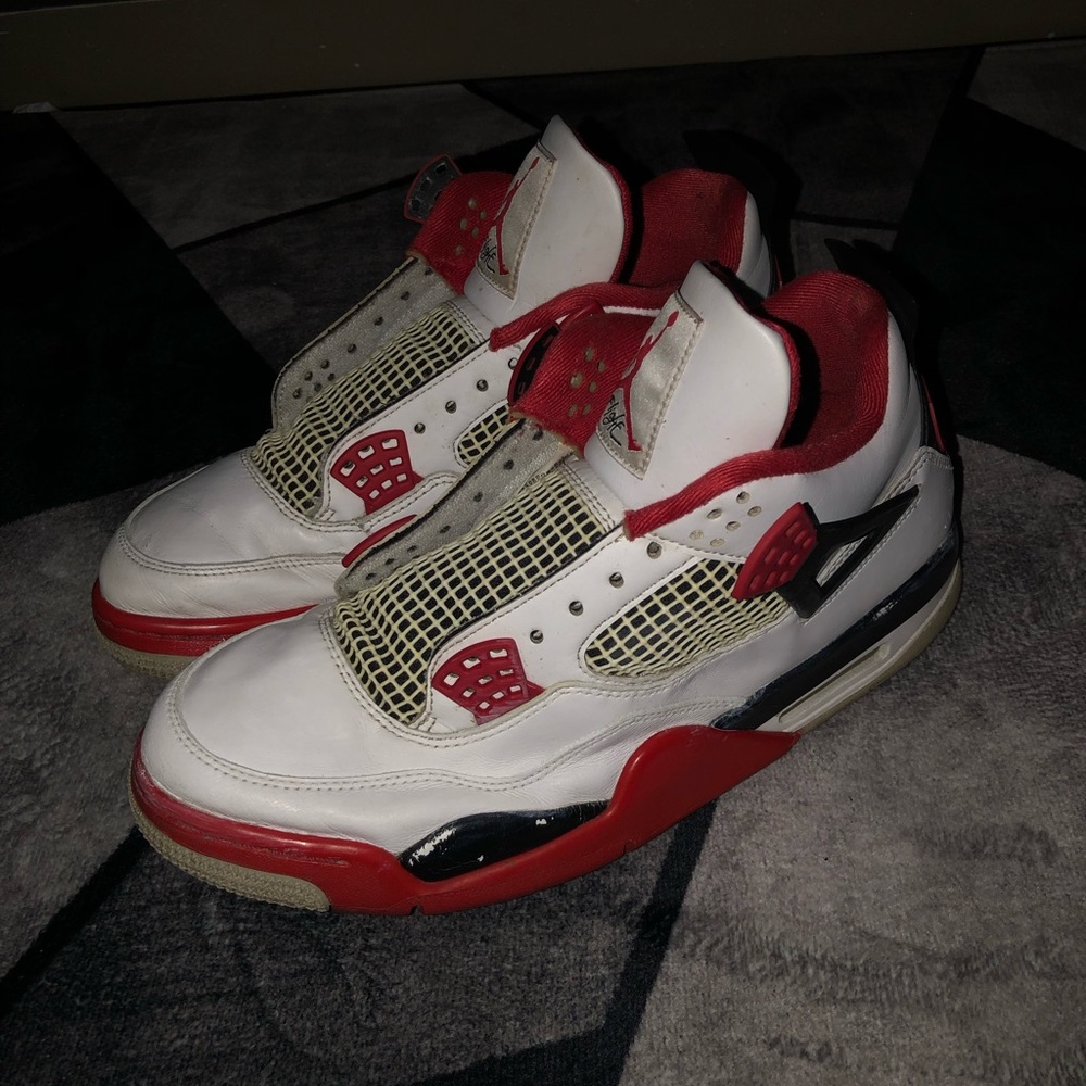 Air Jordan 4 Fire red size 11 Men’s